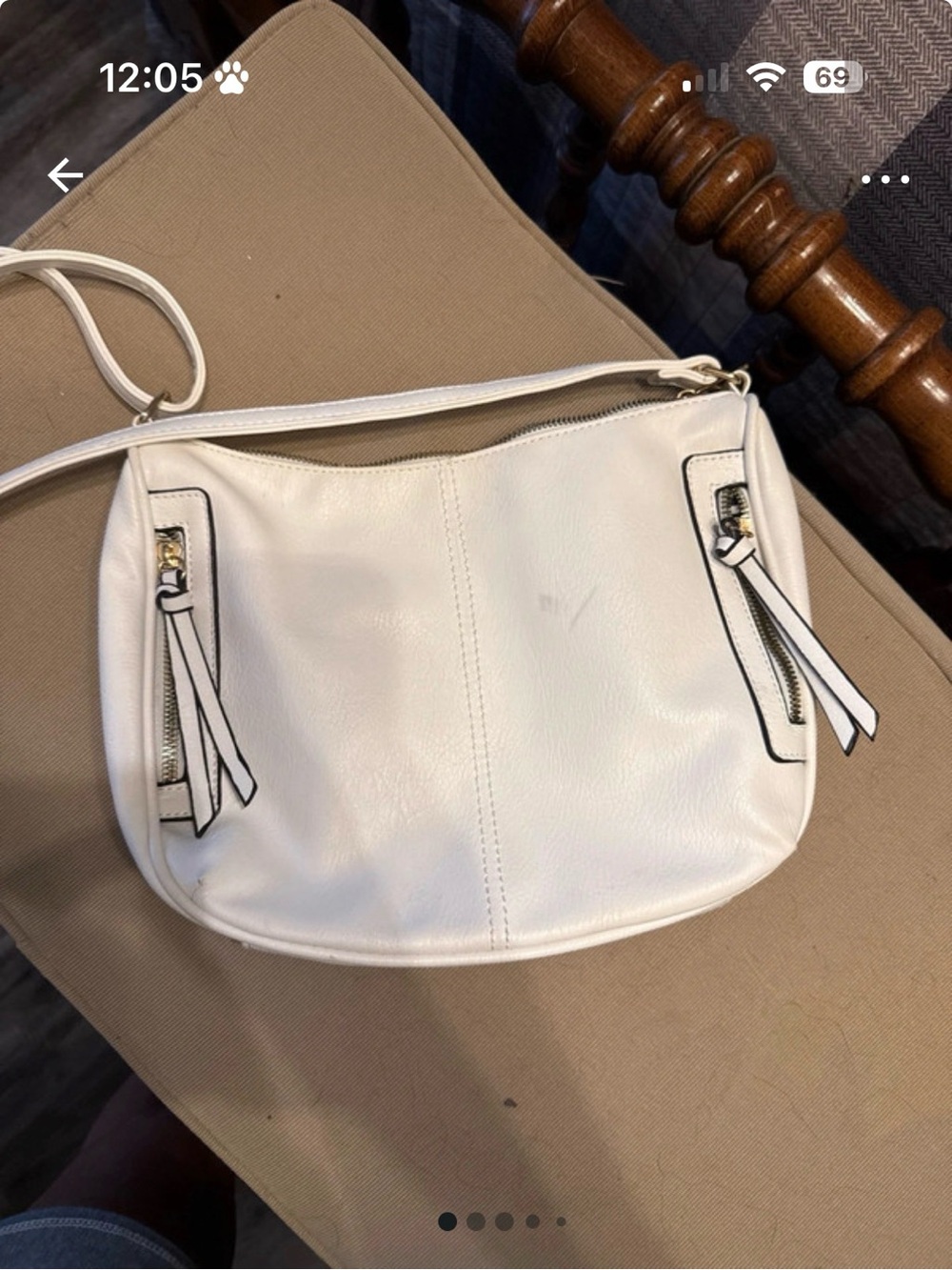 Source Unknown White Leather Crossbody Bag with Tassel Zippers